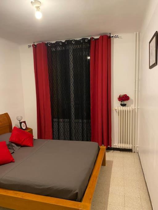 Appartement T4 A Deux Pas De La Gare St Charles Marsella Exterior foto