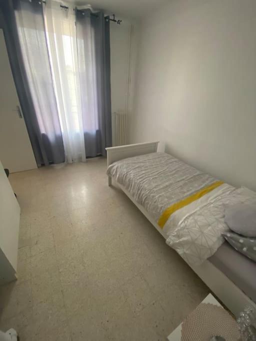 Appartement T4 A Deux Pas De La Gare St Charles Marsella Exterior foto