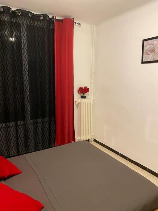 Appartement T4 A Deux Pas De La Gare St Charles Marsella Exterior foto
